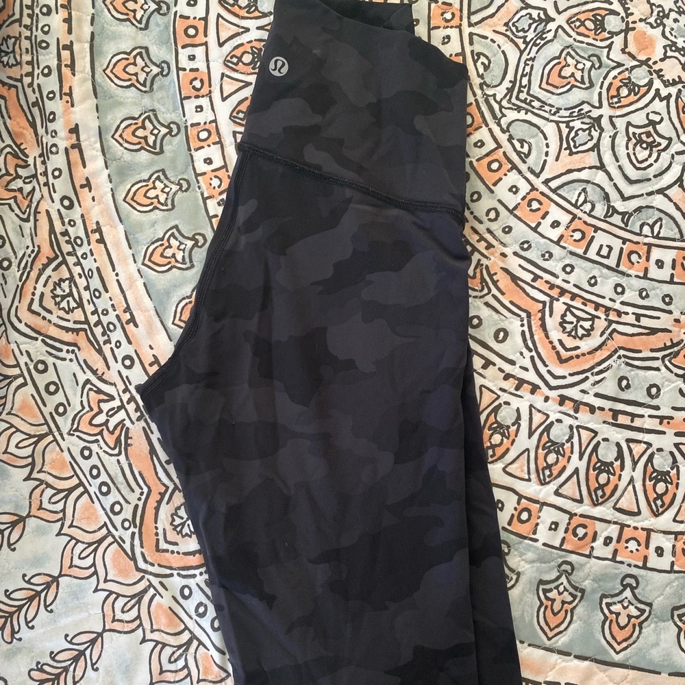 Lulu lemon camo Wunder Under